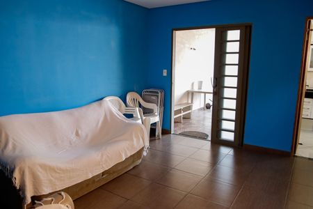 Casa à venda com 207m², 4 quartos e 2 vagas Casa à venda com 207m², 4 quartos e 2 vagasSala 2