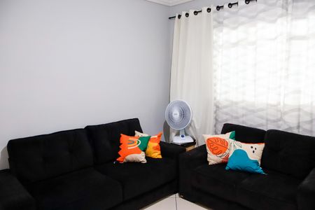 Casa à venda com 207m², 4 quartos e 2 vagas Casa à venda com 207m², 4 quartos e 2 vagassala