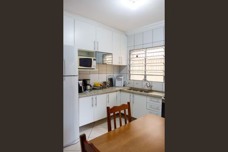 Casa à venda com 207m², 4 quartos e 2 vagas Casa à venda com 207m², 4 quartos e 2 vagascozinha