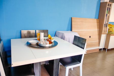 Casa à venda com 207m², 4 quartos e 2 vagas Casa à venda com 207m², 4 quartos e 2 vagasÁrea comum