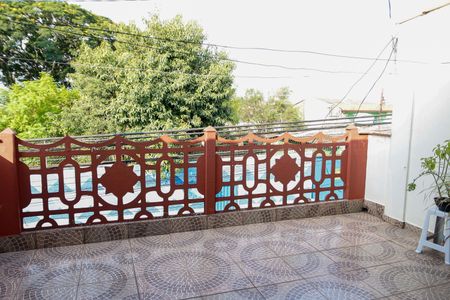 Casa à venda com 207m², 4 quartos e 2 vagas Casa à venda com 207m², 4 quartos e 2 vagasVaranda