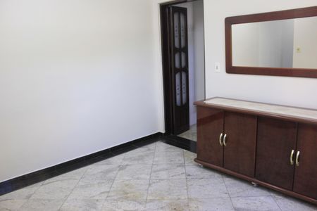 Casa à venda com 225m², 3 quartos e 4 vagasCopa