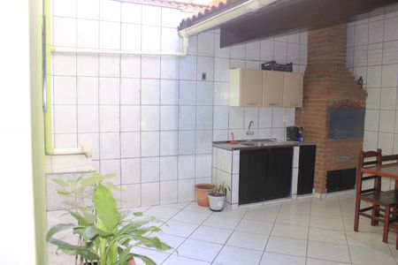 Casa à venda com 225m², 3 quartos e 4 vagasEspaço gourmet & Lavanderia