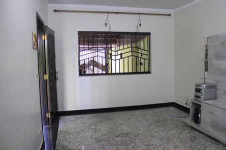 Casa à venda com 225m², 3 quartos e 4 vagasSala