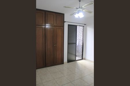 Casa à venda com 225m², 3 quartos e 4 vagasSuíte