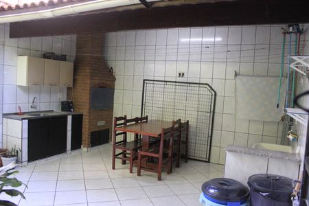 Casa à venda com 225m², 3 quartos e 4 vagasEspaço gourmet & Lavanderia