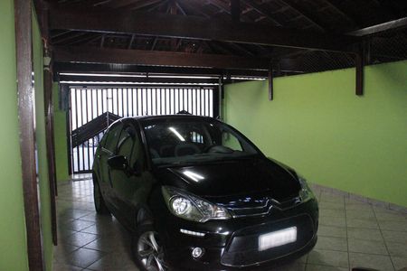 Casa à venda com 225m², 3 quartos e 4 vagasGaragem