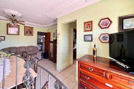 Apartamento à venda com 205m², 3 quartos e 2 vagas Apartamento à venda com 205m², 3 quartos e 2 vagasSala de Jantar