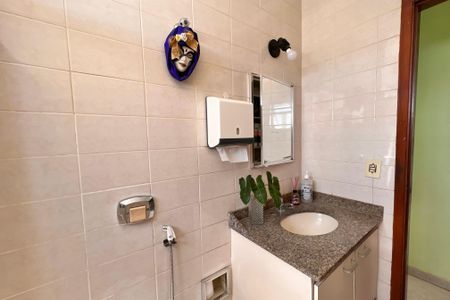 Apartamento à venda com 205m², 3 quartos e 2 vagas Apartamento à venda com 205m², 3 quartos e 2 vagasLavabo