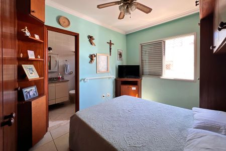 Apartamento à venda com 205m², 3 quartos e 2 vagas Apartamento à venda com 205m², 3 quartos e 2 vagasQuarto Suíte