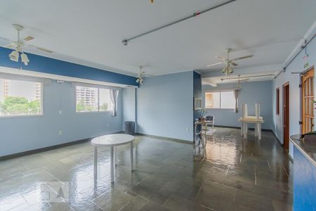 Apartamento à venda com 205m², 3 quartos e 2 vagas Apartamento à venda com 205m², 3 quartos e 2 vagasÁrea comum - Salão de festas