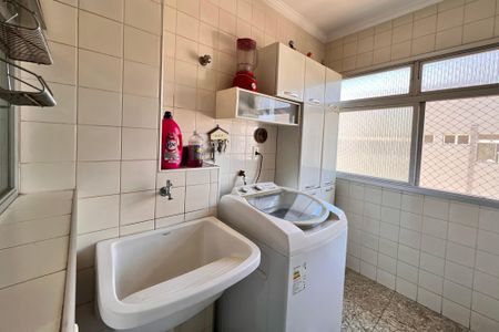 Apartamento à venda com 205m², 3 quartos e 2 vagas Apartamento à venda com 205m², 3 quartos e 2 vagasÁrea de Serviço
