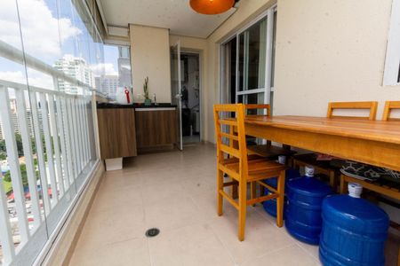 Apartamento à venda com 64m², 2 quartos e 2 vagasVaranda