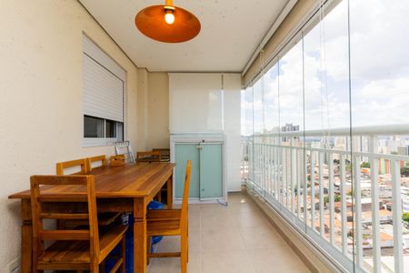 Apartamento à venda com 64m², 2 quartos e 2 vagasVaranda