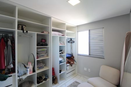 Apartamento à venda com 80m², 2 quartos e 2 vagasQuarto 2