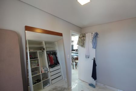 Apartamento à venda com 80m², 2 quartos e 2 vagasQuarto 2