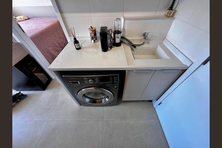 Apartamento à venda com 28m², 1 quarto e sem vaga Apartamento à venda com 28m², 1 quarto e sem vagaÁrea de Serviço