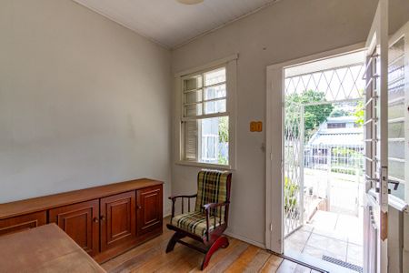 Casa à venda com 150m², 3 quartos e 2 vagasHall social