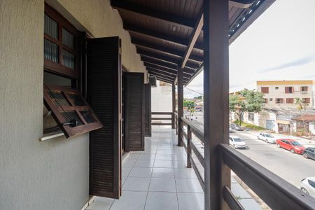 Casa à venda com 700m², 2 quartos e 10 vagas Casa à venda com 700m², 2 quartos e 10 vagasVaranda