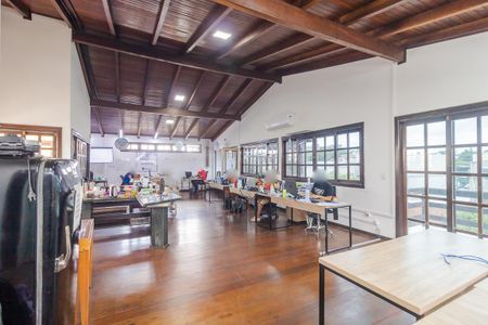 Casa à venda com 700m², 2 quartos e 10 vagas Casa à venda com 700m², 2 quartos e 10 vagasÁrea comum - Sala comercial