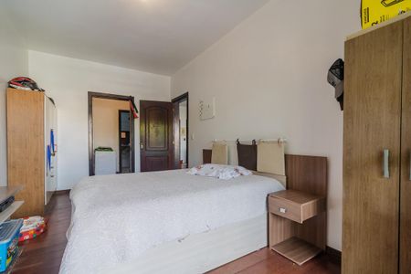 Casa à venda com 700m², 2 quartos e 10 vagas Casa à venda com 700m², 2 quartos e 10 vagasQuarto 1