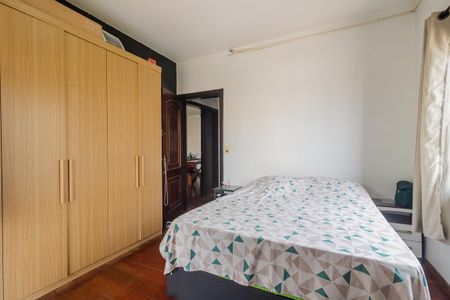 Casa à venda com 700m², 2 quartos e 10 vagas Casa à venda com 700m², 2 quartos e 10 vagasQuarto 2