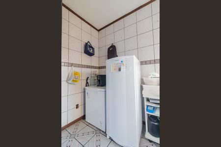 Casa à venda com 700m², 2 quartos e 10 vagas Casa à venda com 700m², 2 quartos e 10 vagasÁrea de Serviço