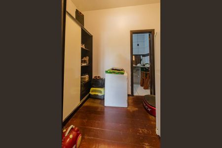 Casa à venda com 700m², 2 quartos e 10 vagas Casa à venda com 700m², 2 quartos e 10 vagasQuarto 1 - Closet