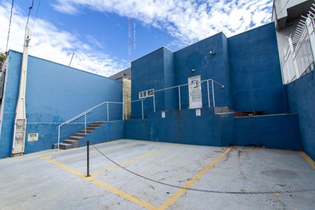 Casa para alugar com 80m², 2 quartos e 2 vagasFachada