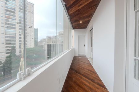 Apartamento para alugar com 350m², 6 quartos e 4 vagasSacada do Quarto 2