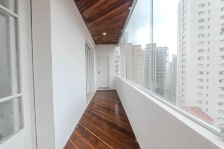 Apartamento para alugar com 350m², 6 quartos e 4 vagasSacada do Quarto 2