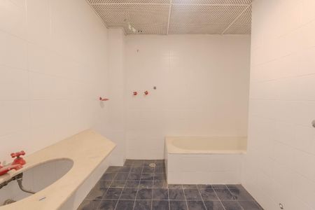 Apartamento para alugar com 350m², 6 quartos e 4 vagasBanheiro 1