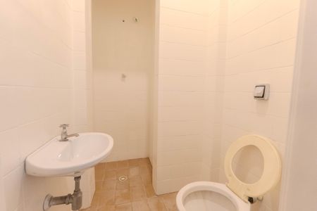 Apartamento para alugar com 350m², 6 quartos e 4 vagasBanheiro de serviço