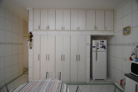 Casa à venda com 189m², 3 quartos e 2 vagasCozinha - Armários