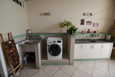 Casa à venda com 189m², 3 quartos e 2 vagasÁrea de Serviço