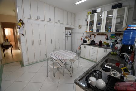 Casa à venda com 189m², 3 quartos e 2 vagasCozinha