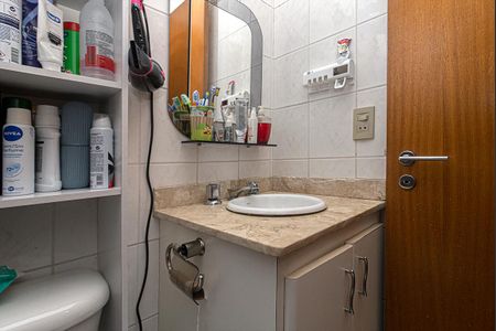 Casa de condomínio à venda com 140m², 3 quartos e 2 vagas Casa de condomínio à venda com 140m², 3 quartos e 2 vagasbanheiro social