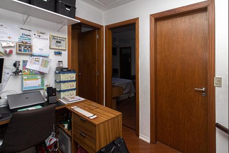 Casa de condomínio à venda com 140m², 3 quartos e 2 vagas Casa de condomínio à venda com 140m², 3 quartos e 2 vagasescritório