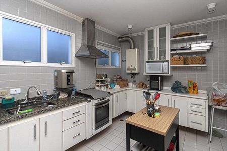 Casa de condomínio à venda com 140m², 3 quartos e 2 vagas Casa de condomínio à venda com 140m², 3 quartos e 2 vagascozinha