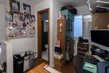 Casa de condomínio à venda com 140m², 3 quartos e 2 vagas Casa de condomínio à venda com 140m², 3 quartos e 2 vagasescritório