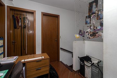 Casa de condomínio à venda com 140m², 3 quartos e 2 vagas Casa de condomínio à venda com 140m², 3 quartos e 2 vagasescritório