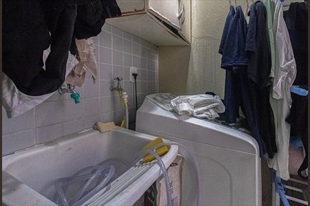 Casa de condomínio à venda com 140m², 3 quartos e 2 vagas Casa de condomínio à venda com 140m², 3 quartos e 2 vagasárea de serviço