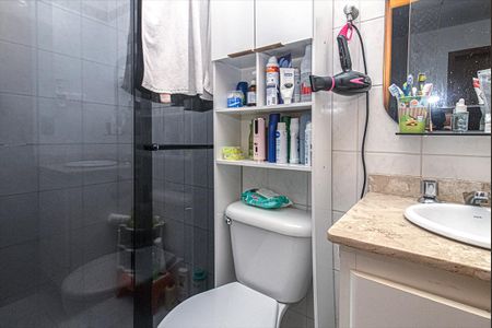 Casa de condomínio à venda com 140m², 3 quartos e 2 vagas Casa de condomínio à venda com 140m², 3 quartos e 2 vagasbanheiro social