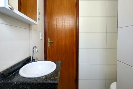 Casa de condomínio para alugar com 60m², 2 quartos e 1 vagaBanheiro
