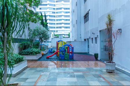 Apartamento para alugar com 280m², 3 quartos e 3 vagasÁrea comum - Playground