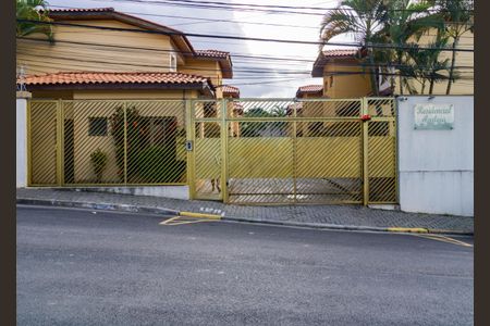 Casa de condomínio para alugar com 120m², 3 quartos e 2 vagasFachada