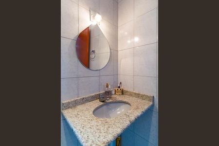 Casa de condomínio para alugar com 120m², 3 quartos e 2 vagasBanheiro Social