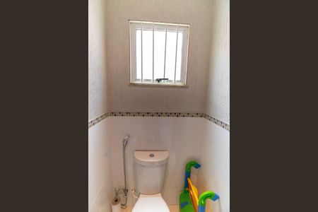 Casa à venda com 250m², 3 quartos e 2 vagasLavabo