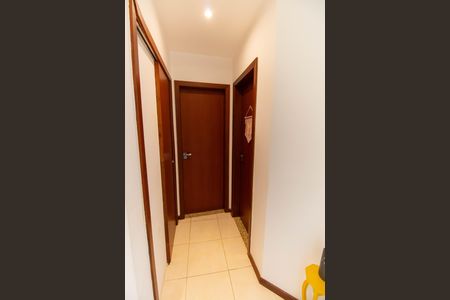 Casa à venda com 250m², 3 quartos e 2 vagasCorredor 
