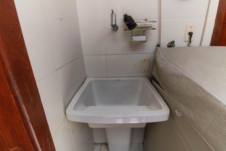 Casa à venda com 250m², 3 quartos e 2 vagasÁrea de Serviço